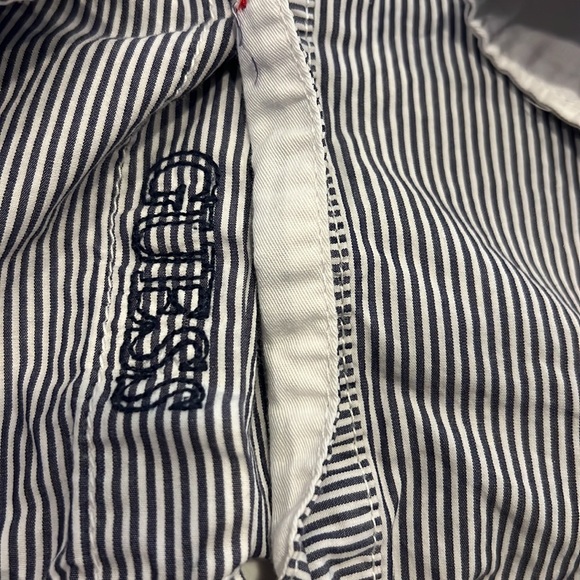 GUESS Button dress shirt Youth M 12/14 EUC - Picture 4 of 6